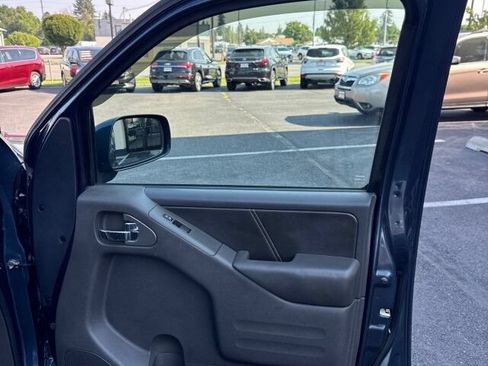 Used 2018 Nissan Frontier PRO-4X AWD/4WD image 16