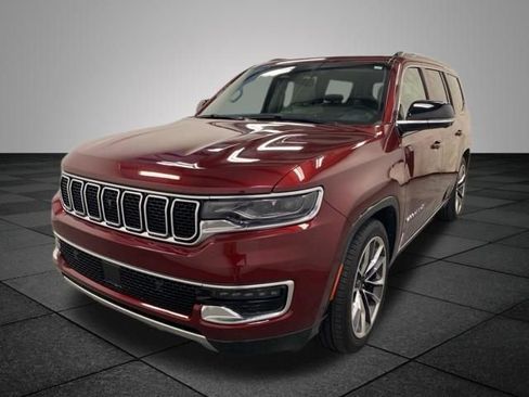 Used 2023 Jeep Wagoneer Series III w/ Premium Group I AWD/4WD image 3