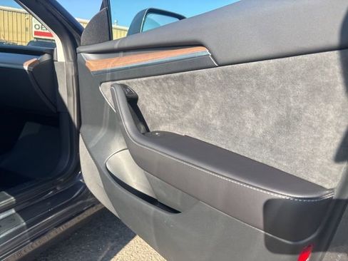 Used 2023 Tesla Model 3 Performance image 10