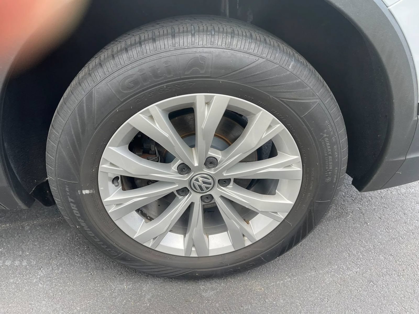 Used 2018 Volkswagen Tiguan S FWD image 23