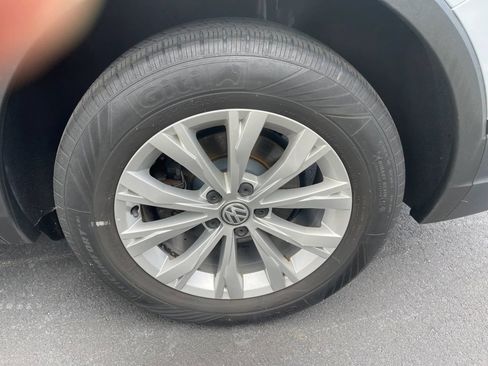 Used 2018 Volkswagen Tiguan S FWD image 23