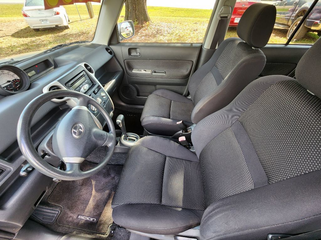Used 2006 Scion xB FWD image 7