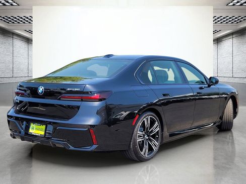 New 2025 BMW i7 xDrive60 image 6