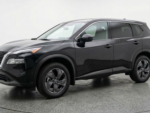 Used 2025 Nissan Rogue SV FWD image 3