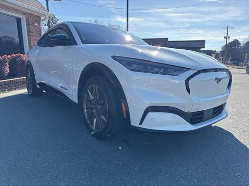 Used 2021 Ford Mustang Mach-E Premium image 5