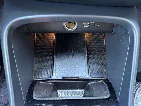 Certified 2025 Volvo XC40 B5 Plus image 18