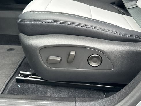 New 2026 Chevrolet Equinox EV LT image 10