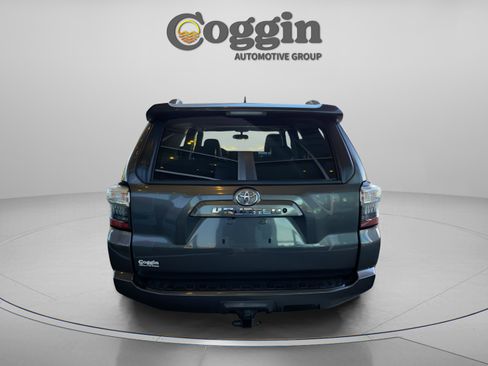 Used 2018 Toyota 4Runner SR5 image 3