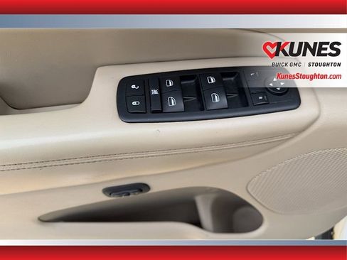 Used 2011 Jeep Grand Cherokee Limited w/ Luxury Group II AWD/4WD image 19
