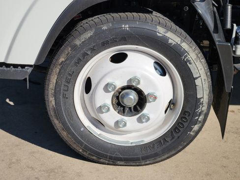 New 2024 Chevrolet Low Cab Forward image 17