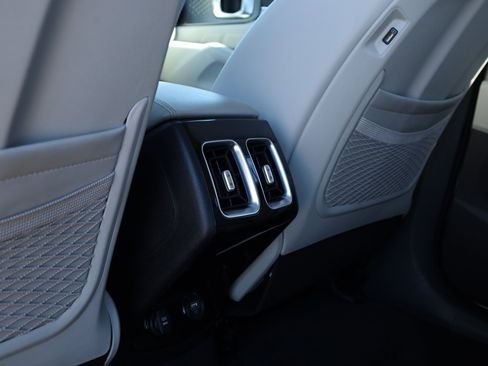 Used 2022 Kia Sorento SX Prestige w/ Panoramic Sunroof Package image 16