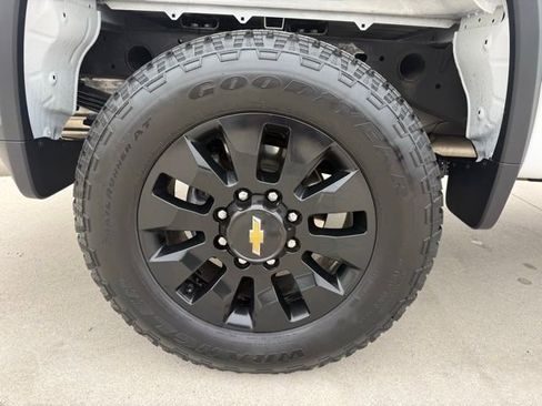 Certified 2024 Chevrolet Silverado 2500 LT w/ All Star Edition image 8