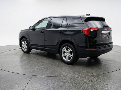 Used 2024 GMC Terrain SLE image 6