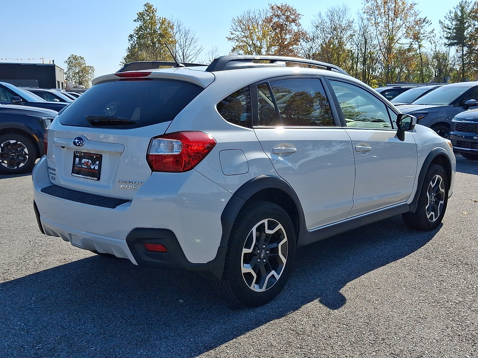Used 2017 Subaru Crosstrek 2.0i Premium w/ Moonroof Package AWD/4WD image 5