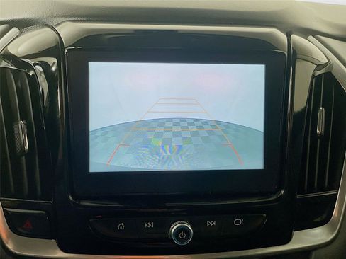 Used 2019 Chevrolet Traverse LT w/ LPO, Floor Liner Package AWD/4WD image 17