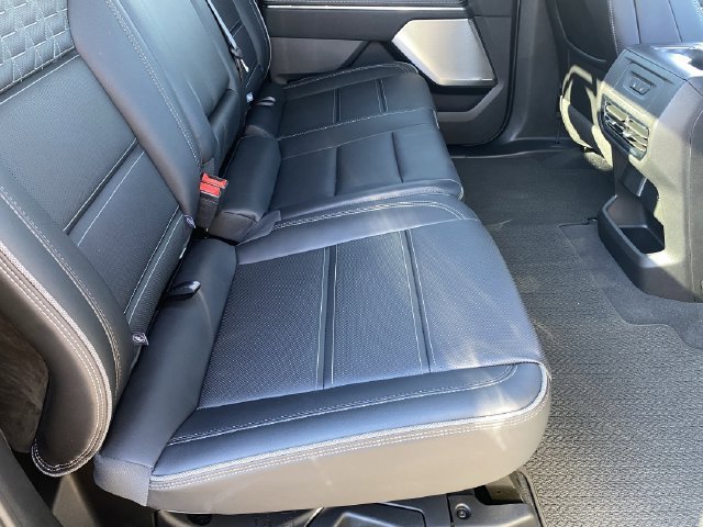 Used 2025 GMC Sierra EV Denali AWD/4WD image 18