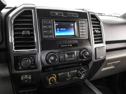 Used 2015 Ford F150 XLT AWD/4WD image 16