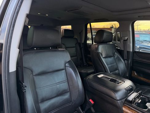 Used 2015 GMC Yukon Denali w/ Premium Package AWD/4WD image 39