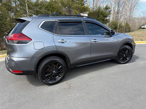 Used 2017 Nissan Rogue SV w/ Midnight Edition image 6