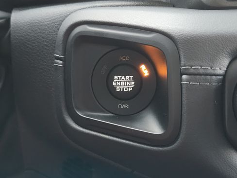 Used 2024 Jeep Wrangler Unlimited Rubicon AWD/4WD image 17