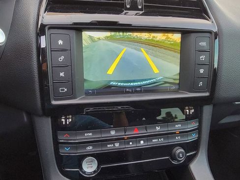 Used 2018 Jaguar F-PACE Premium AWD/4WD image 19