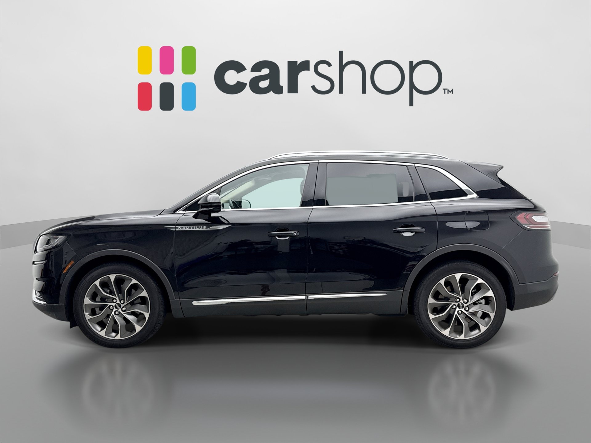 Used 2022 Lincoln Nautilus Reserve w/ Luxury Package AWD/4WD image 2