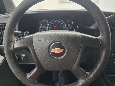 Used 2014 Chevrolet Express 2500 RWD image 22