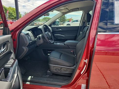 New 2026 Nissan Pathfinder SL w/ Cargo Package FWD image 10