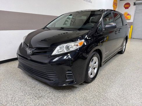 Used 2020 Toyota Sienna L image 3