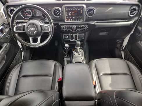 Used 2022 Jeep Wrangler Unlimited Sahara w/ Cold Weather Group AWD/4WD image 7