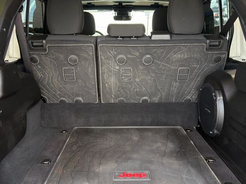 Used 2024 Jeep Wrangler Unlimited Rubicon 4xe w/ Technology Group AWD/4WD image 9