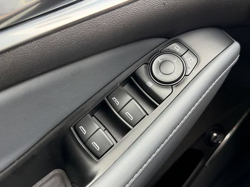 Used 2024 Buick Enclave Essence w/ Technology Package FWD image 27