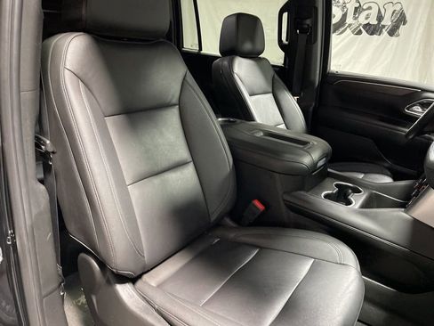 Used 2024 Chevrolet Suburban LT image 12