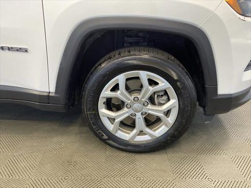 Certified 2024 Jeep Compass Latitude image 46