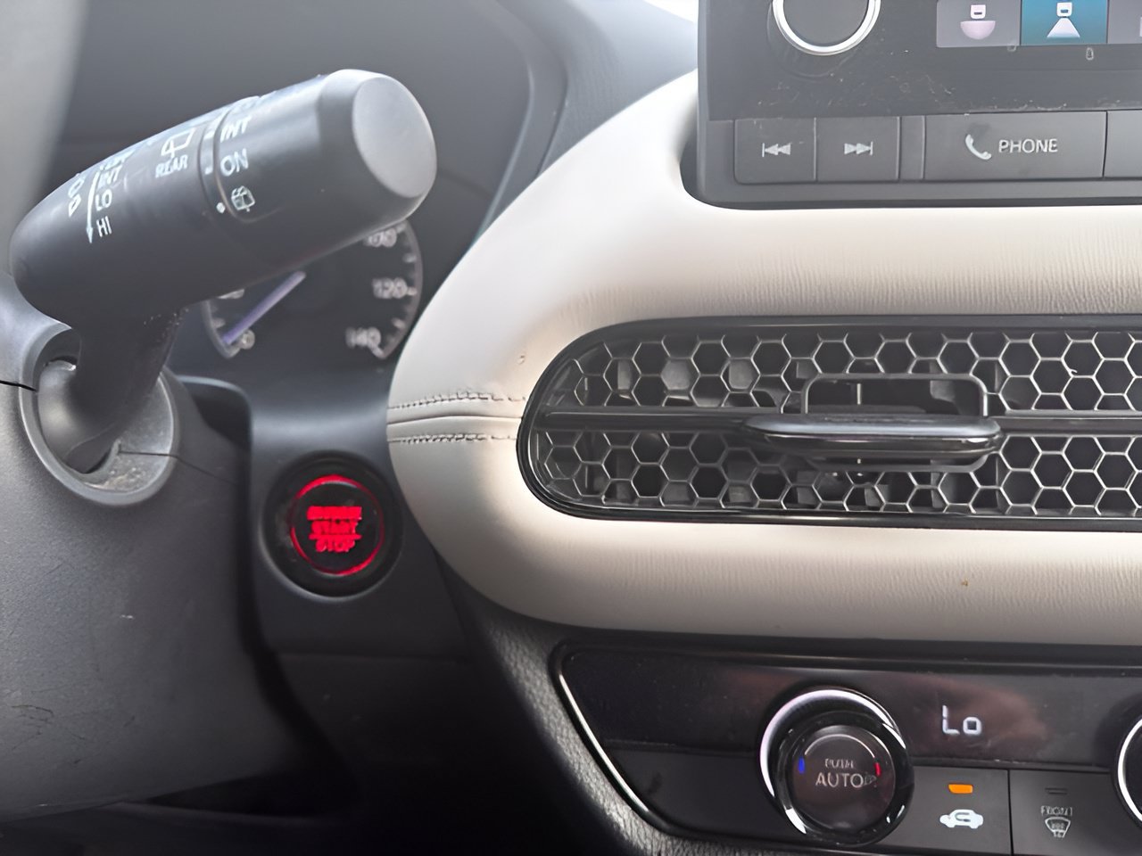 Used 2024 Honda HR-V LX image 27