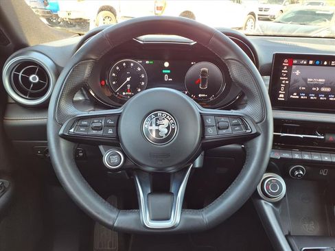 Used 2024 Alfa Romeo Tonale Ti image 33