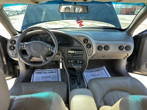 Used 2000 Pontiac Bonneville SLE image 16