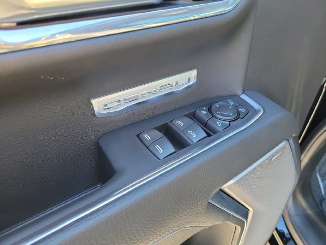 Used 2025 GMC Sierra 1500 Denali w/ Denali Reserve Package AWD/4WD image 9