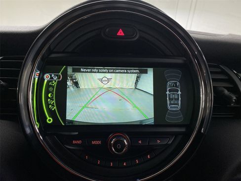 Used 2018 MINI Cooper S image 28