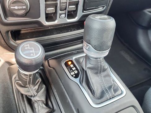 Used 2025 Jeep Wrangler Unlimited Sport AWD/4WD image 14