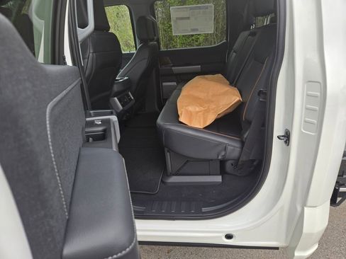 New 2026 Ford F350 4x4 Crew Cab DRW Super Duty image 7
