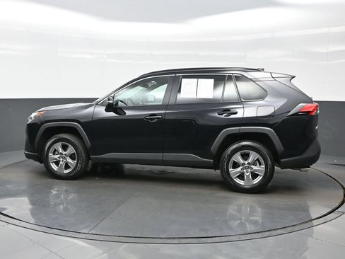 Used 2025 Toyota RAV4 XLE AWD/4WD image 3