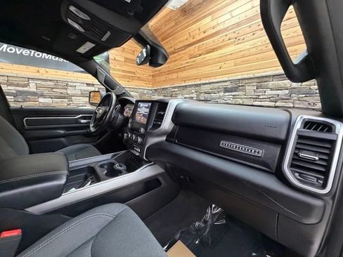 Used 2019 RAM 1500 Big Horn AWD/4WD image 17