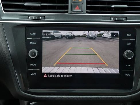 Used 2021 Volkswagen Tiguan SEL image 18