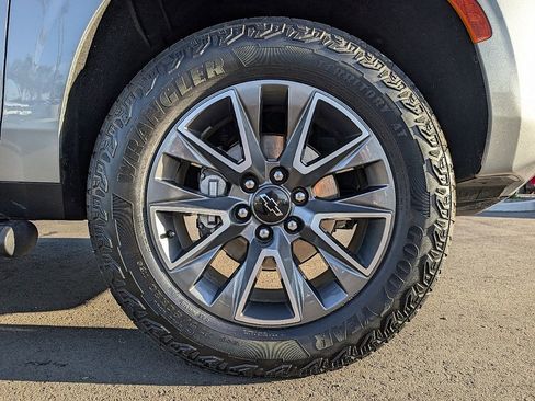 Used 2024 Chevrolet Tahoe Z71 w/ Luxury Package image 17