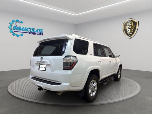 Used 2018 Toyota 4Runner SR5 AWD/4WD image 5