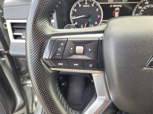 Used 2024 Mitsubishi Outlander SE image 21