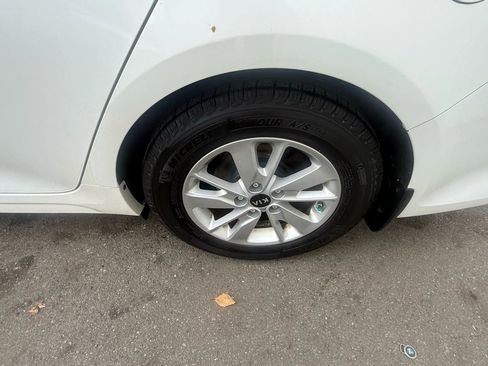 Used 2018 Kia Optima LX image 9