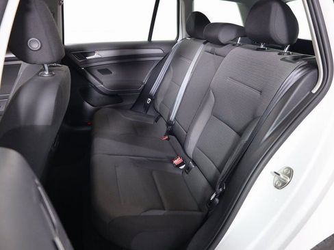 Used 2018 Volkswagen Golf S image 33