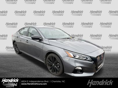 Used 2022 Nissan Altima 2.5 SR w/ Midnight Edition Package